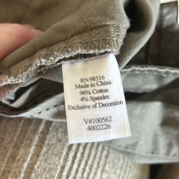 Coldwater Creek cotton capris - Picture 10 of 11